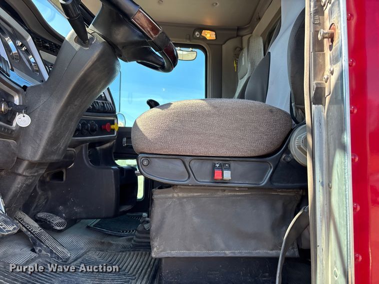 image for item EA4732 2017 Kenworth T8 Series semi truck