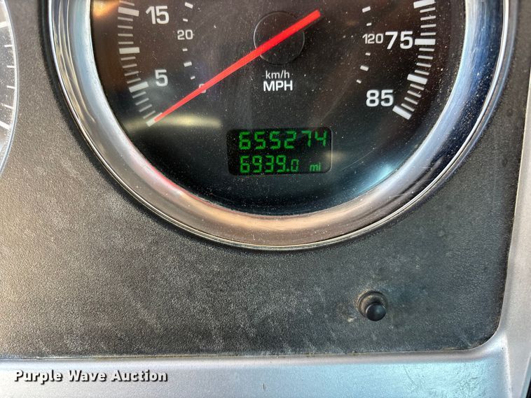 image for item EA4732 2017 Kenworth T8 Series semi truck