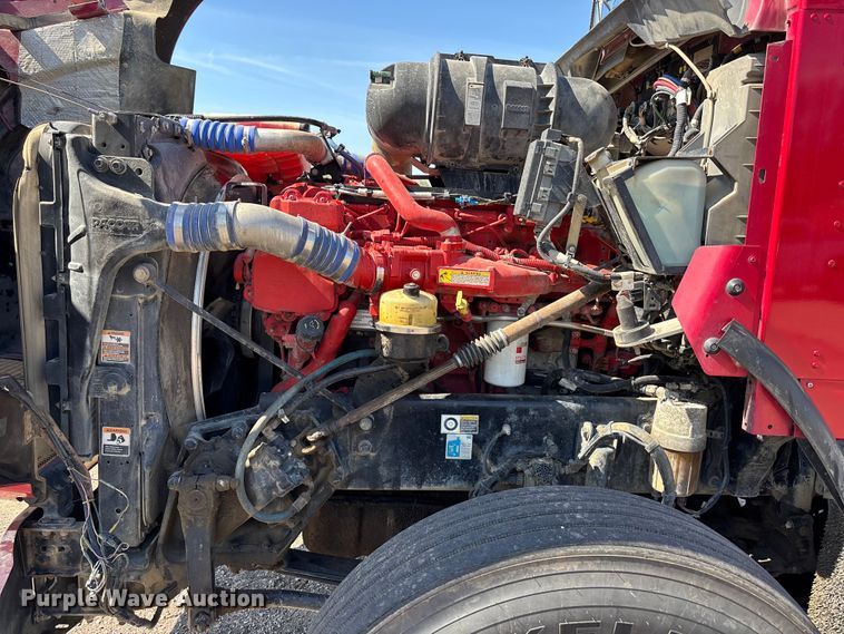 image for item EA4732 2017 Kenworth T8 Series semi truck