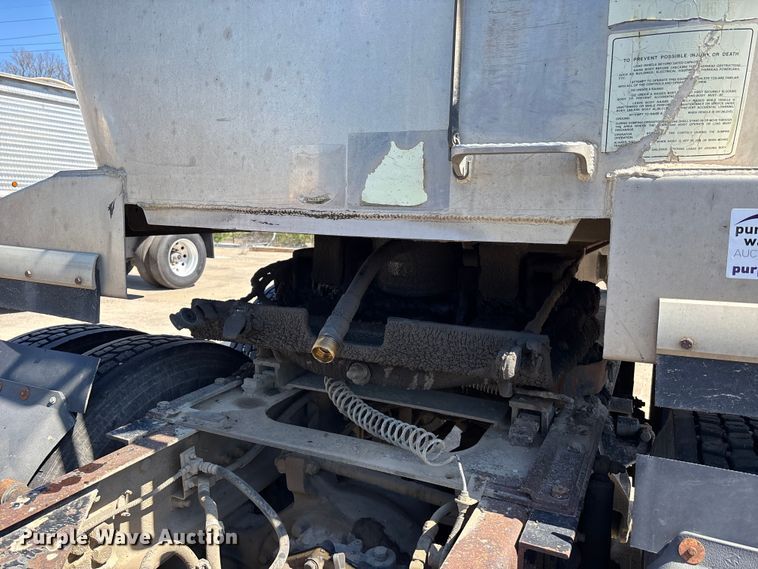 image for item EA4735 1995 Vantage SV-100 end dump trailer