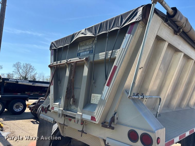 image for item EA4735 1995 Vantage SV-100 end dump trailer