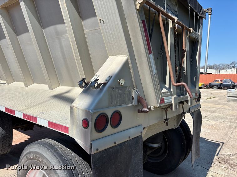 image for item EA4735 1995 Vantage SV-100 end dump trailer