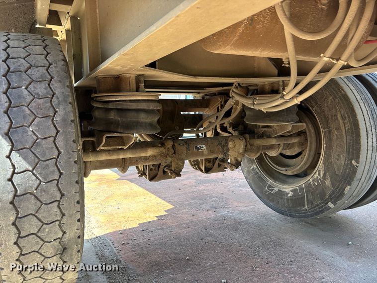 image for item EA4735 1995 Vantage SV-100 end dump trailer