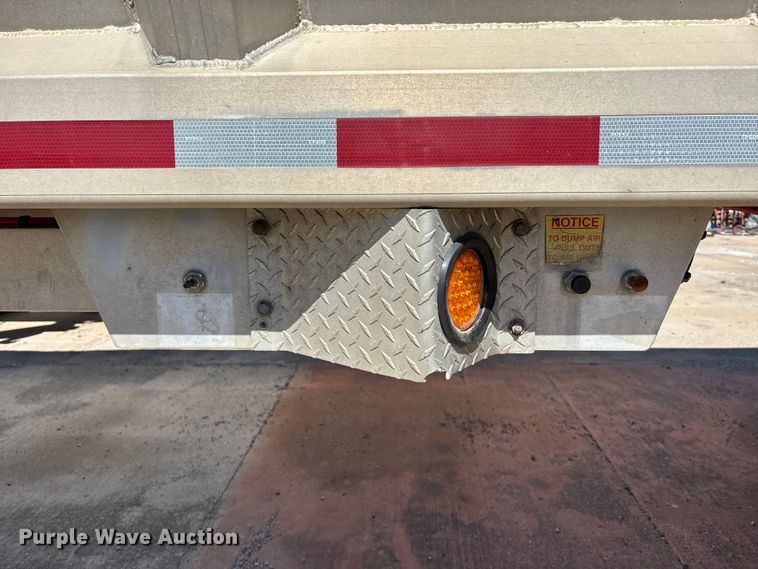 image for item EA4735 1995 Vantage SV-100 end dump trailer