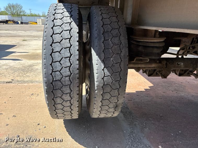 image for item EA4735 1995 Vantage SV-100 end dump trailer