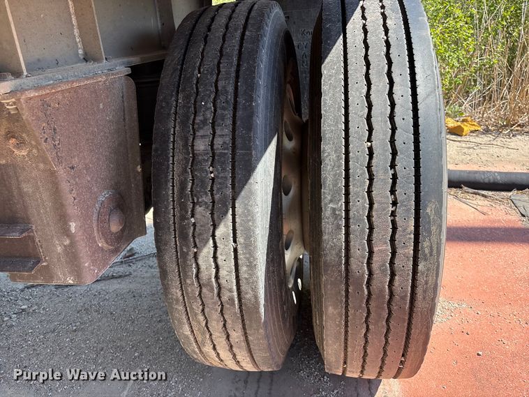 image for item EA4735 1995 Vantage SV-100 end dump trailer