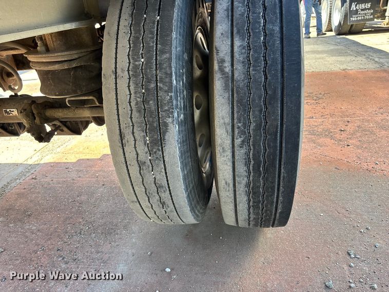 image for item EA4735 1995 Vantage SV-100 end dump trailer