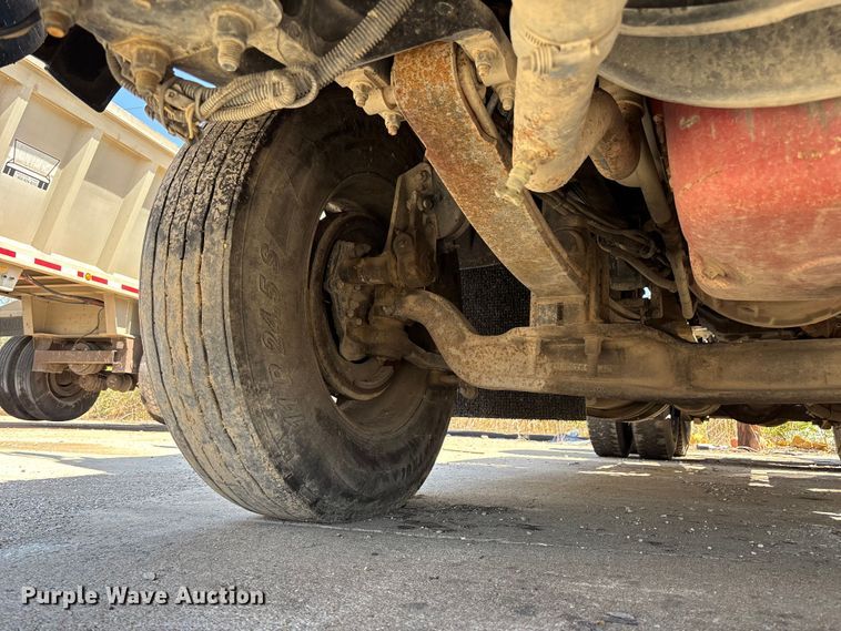 image for item EA4736 2008 Kenworth T8 Series semi truck