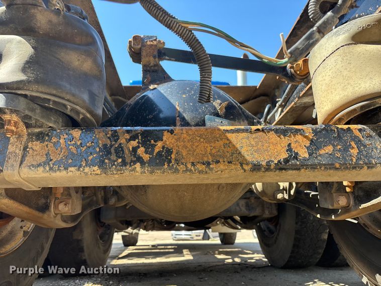 image for item EA4736 2008 Kenworth T8 Series semi truck