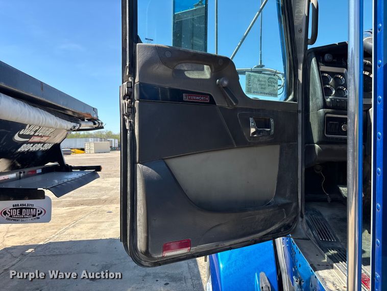 image for item EA4736 2008 Kenworth T8 Series semi truck