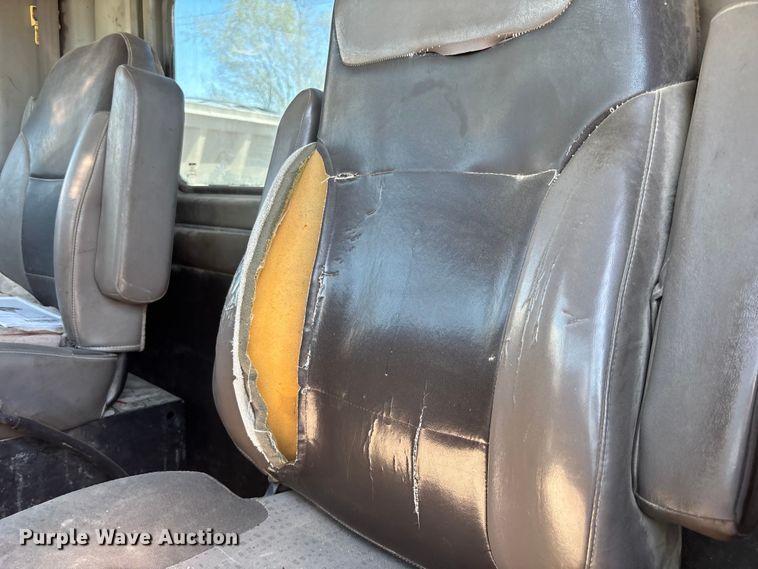 image for item EA4736 2008 Kenworth T8 Series semi truck