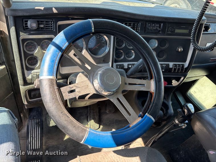 image for item EA4736 2008 Kenworth T8 Series semi truck