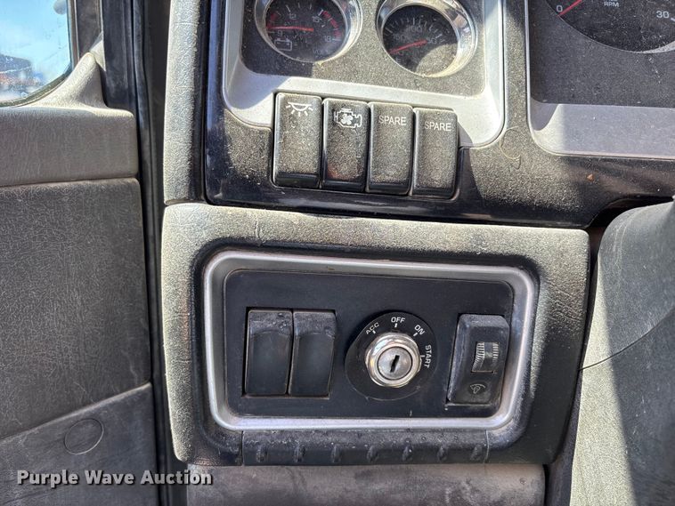 image for item EA4736 2008 Kenworth T8 Series semi truck