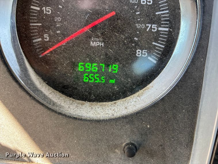 image for item EA4736 2008 Kenworth T8 Series semi truck