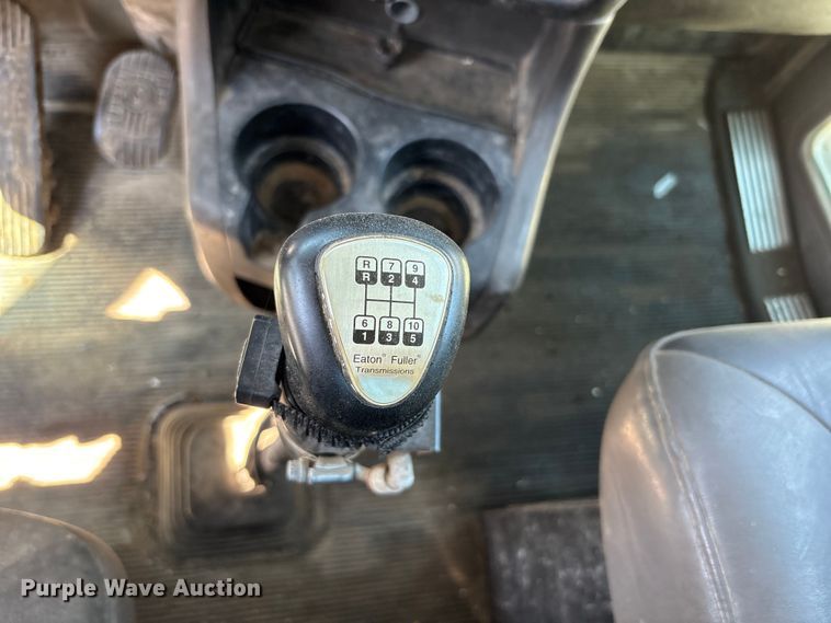 image for item EA4736 2008 Kenworth T8 Series semi truck