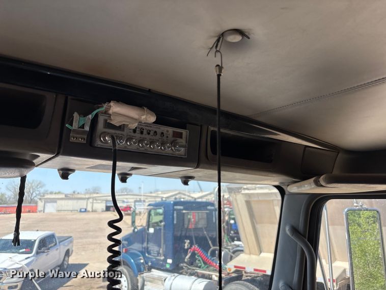 image for item EA4736 2008 Kenworth T8 Series semi truck