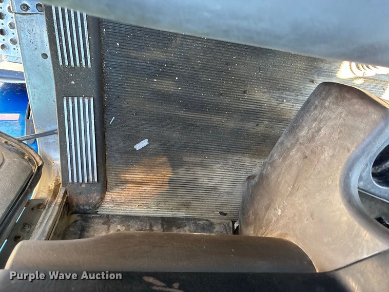 image for item EA4736 2008 Kenworth T8 Series semi truck