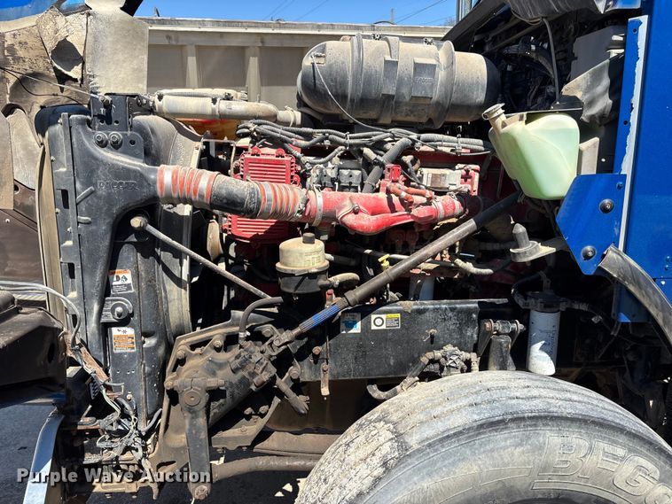 image for item EA4736 2008 Kenworth T8 Series semi truck