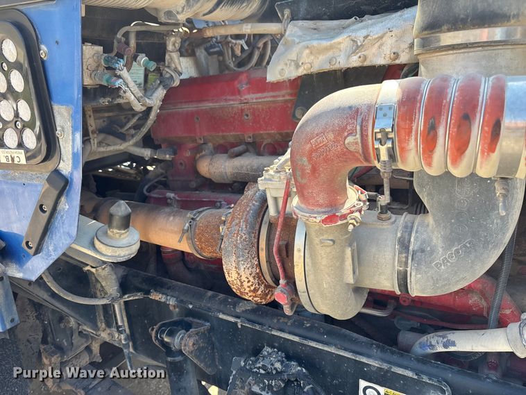 image for item EA4736 2008 Kenworth T8 Series semi truck