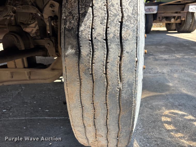 image for item EA4736 2008 Kenworth T8 Series semi truck