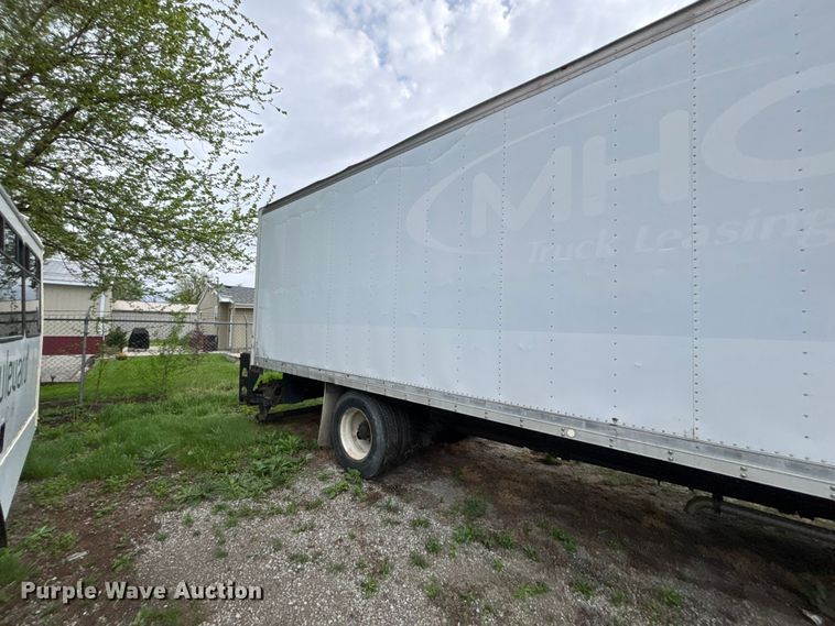 image for item EA4805 2006 Hino 268 box truck