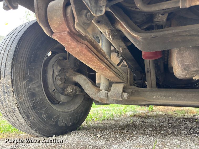 image for item EA4805 2006 Hino 268 box truck