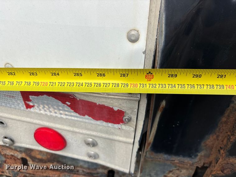 image for item EA4805 2006 Hino 268 box truck
