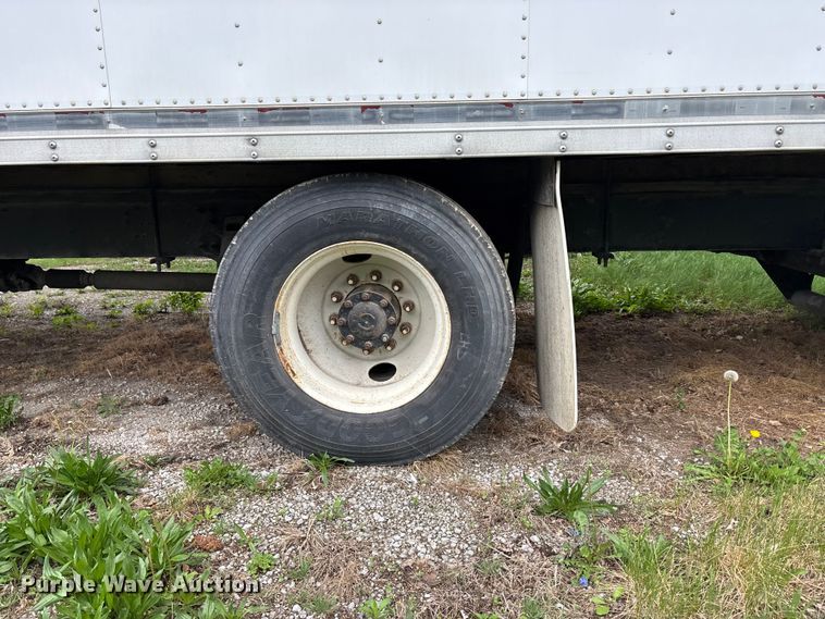 image for item EA4805 2006 Hino 268 box truck
