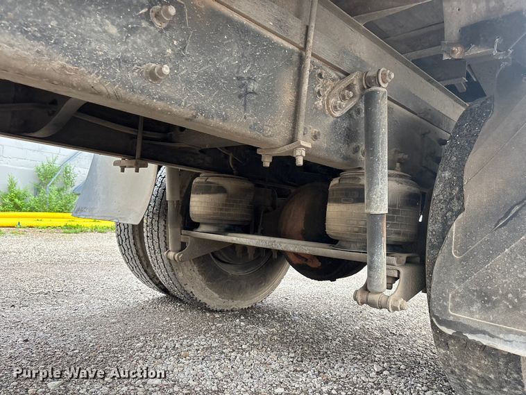 image for item EA4806 2006 Hino 268 box truck
