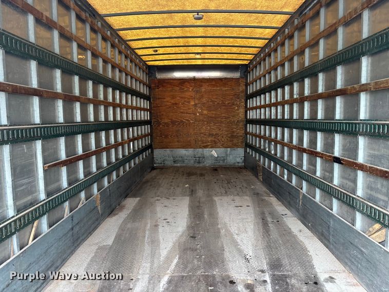 image for item EA4806 2006 Hino 268 box truck