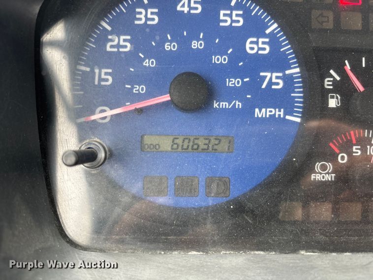 image for item EA4806 2006 Hino 268 box truck