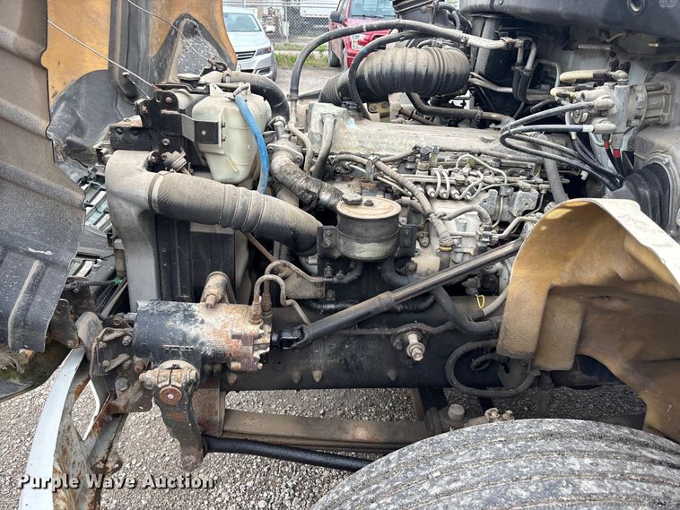 image for item EA4806 2006 Hino 268 box truck
