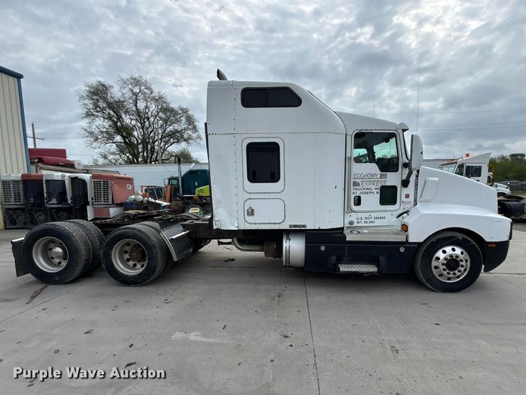 image for item EA4807 2005 Kenworth T600 semi truck