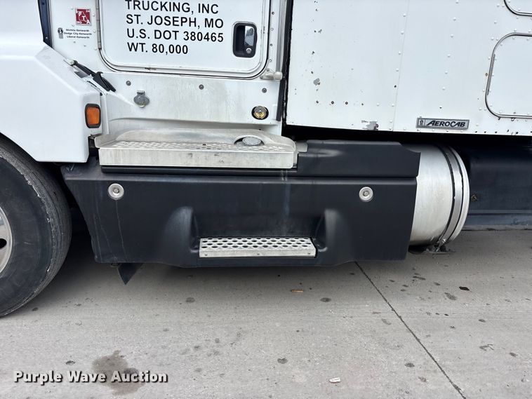 image for item EA4807 2005 Kenworth T600 semi truck