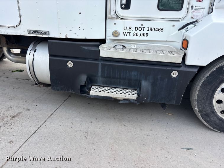 image for item EA4807 2005 Kenworth T600 semi truck