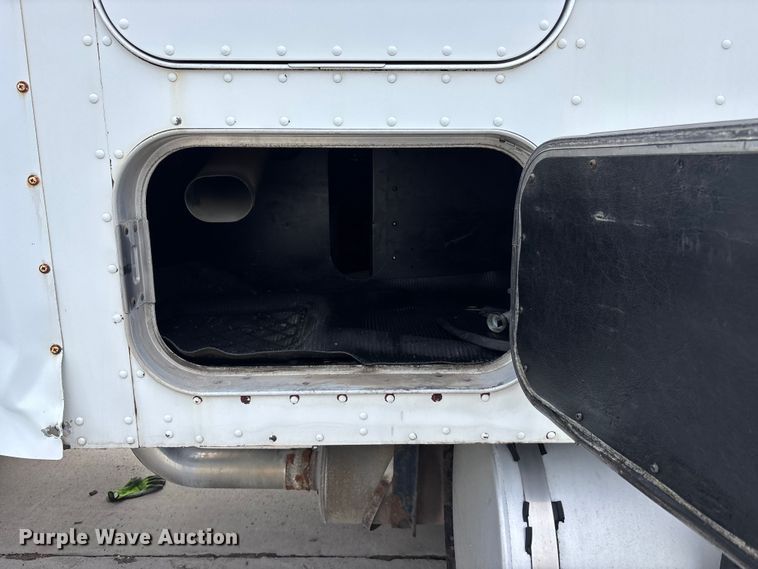 image for item EA4807 2005 Kenworth T600 semi truck