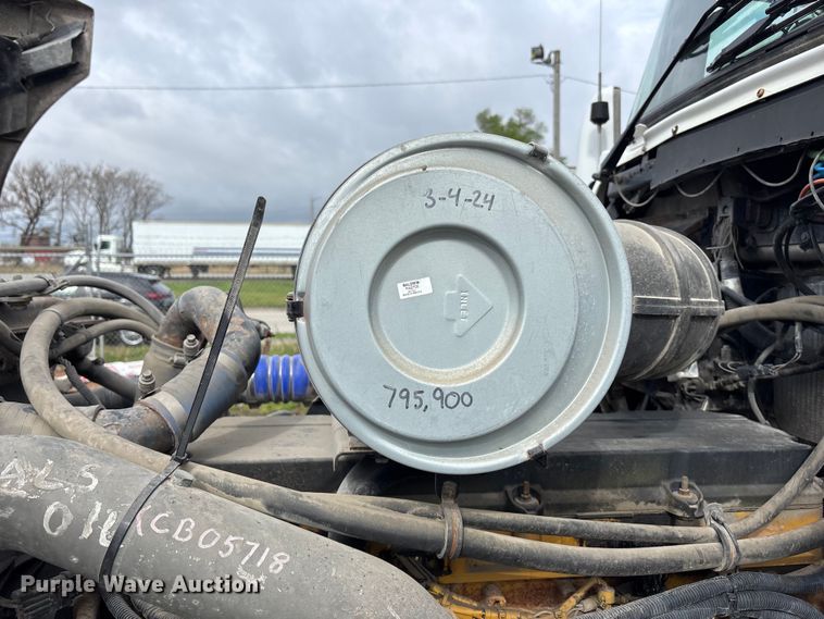 image for item EA4807 2005 Kenworth T600 semi truck