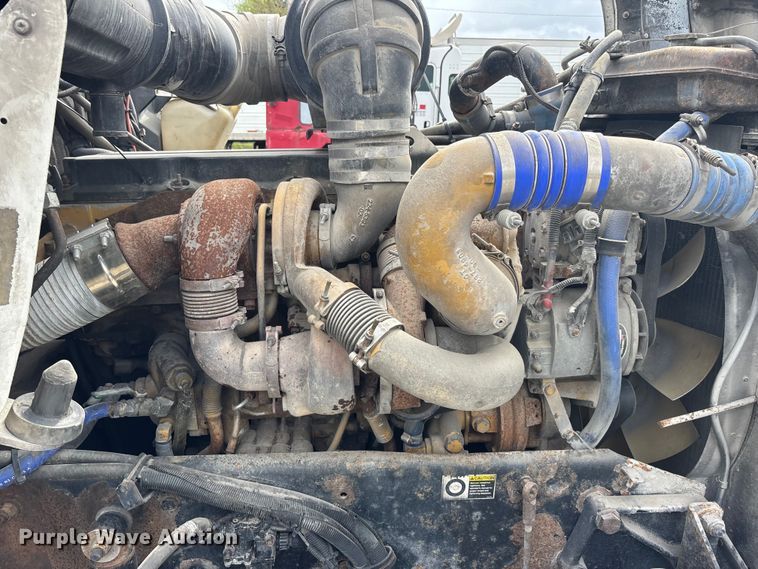 image for item EA4807 2005 Kenworth T600 semi truck