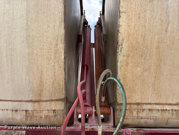 image for item EA7255 1974 Killebrew fertilizer delivery trailer