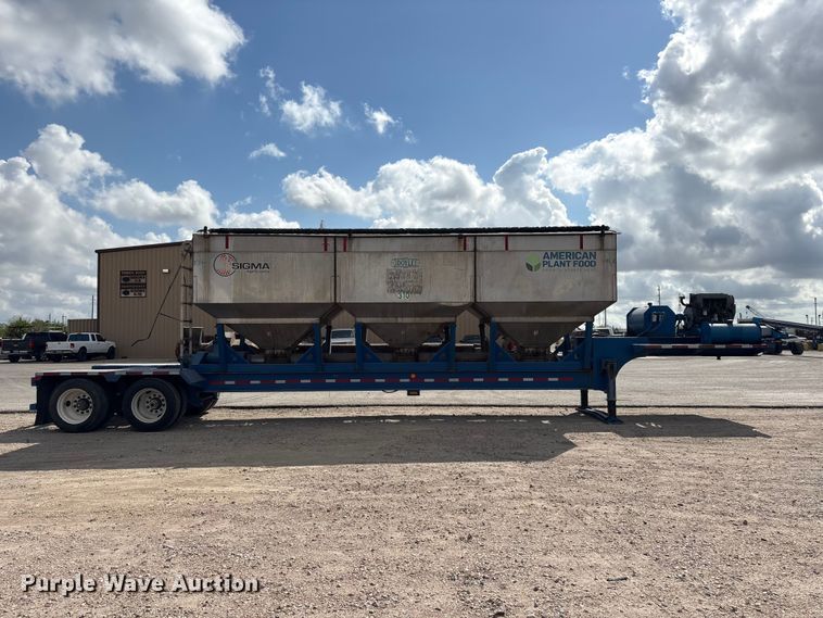 image for item EA7259 2010 Behnke Enterprises fertilizer delivery trailer