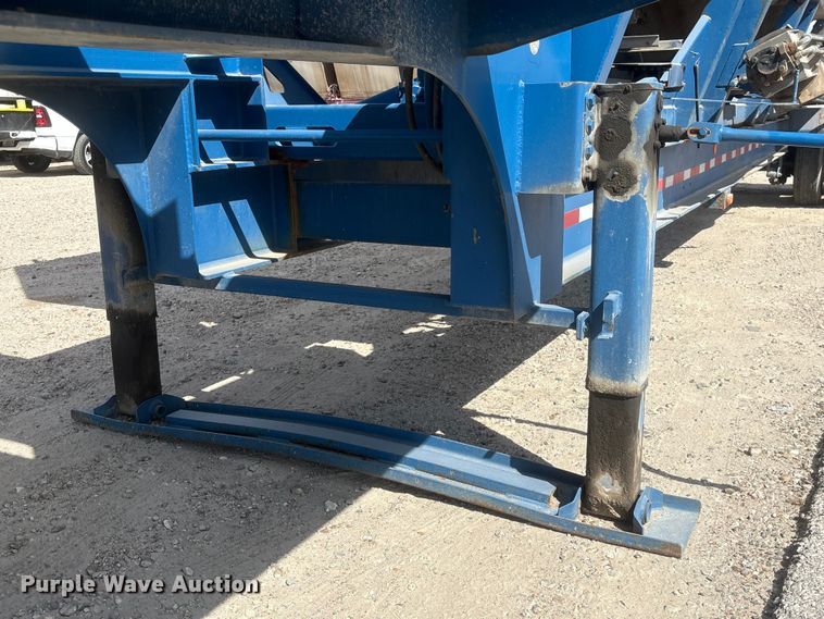 image for item EA7259 2010 Behnke Enterprises fertilizer delivery trailer