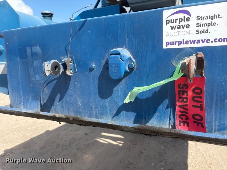 image for item EA7259 2010 Behnke Enterprises fertilizer delivery trailer