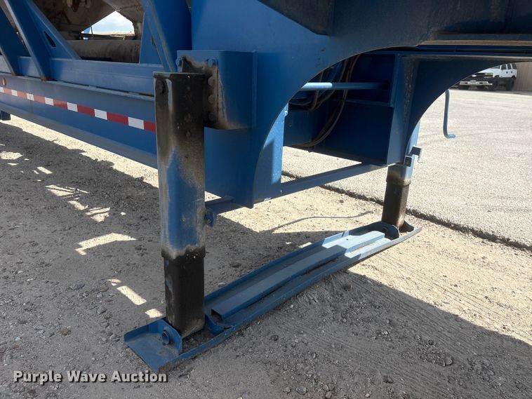 image for item EA7259 2010 Behnke Enterprises fertilizer delivery trailer