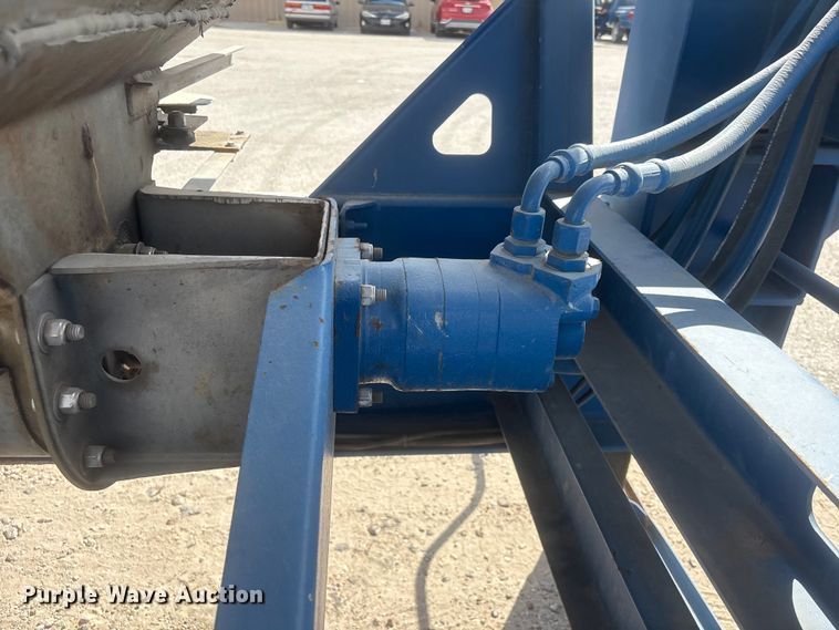 image for item EA7259 2010 Behnke Enterprises fertilizer delivery trailer