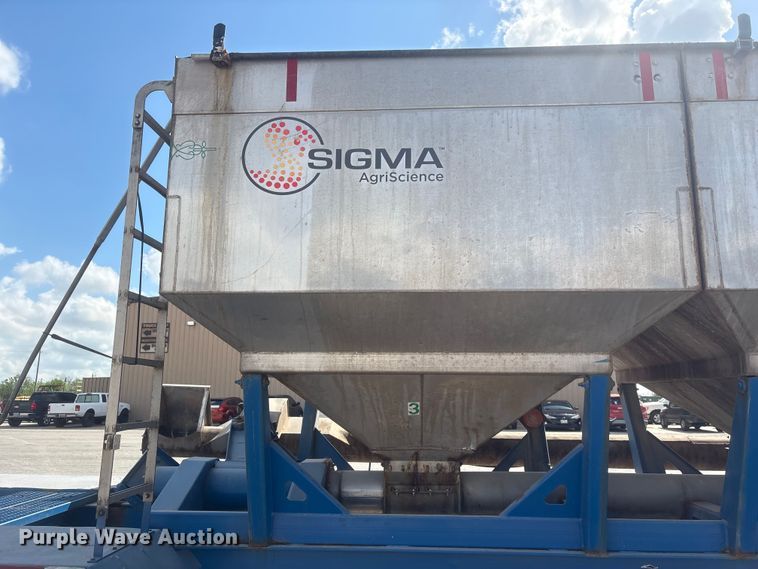 image for item EA7259 2010 Behnke Enterprises fertilizer delivery trailer