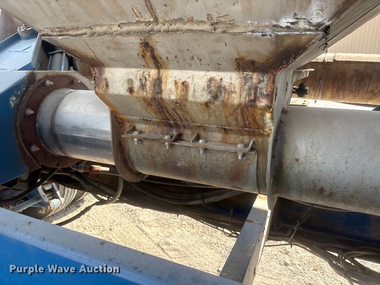 image for item EA7259 2010 Behnke Enterprises fertilizer delivery trailer