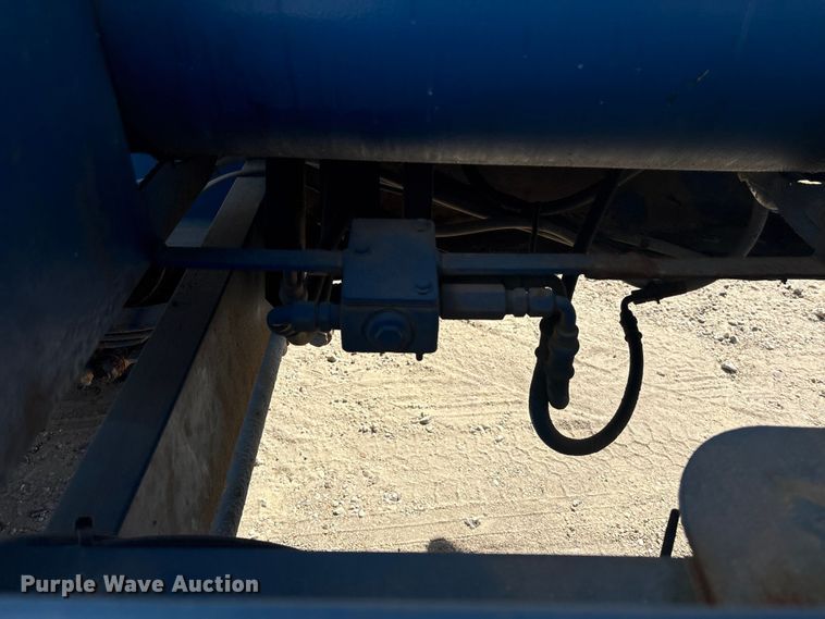 image for item EA7259 2010 Behnke Enterprises fertilizer delivery trailer