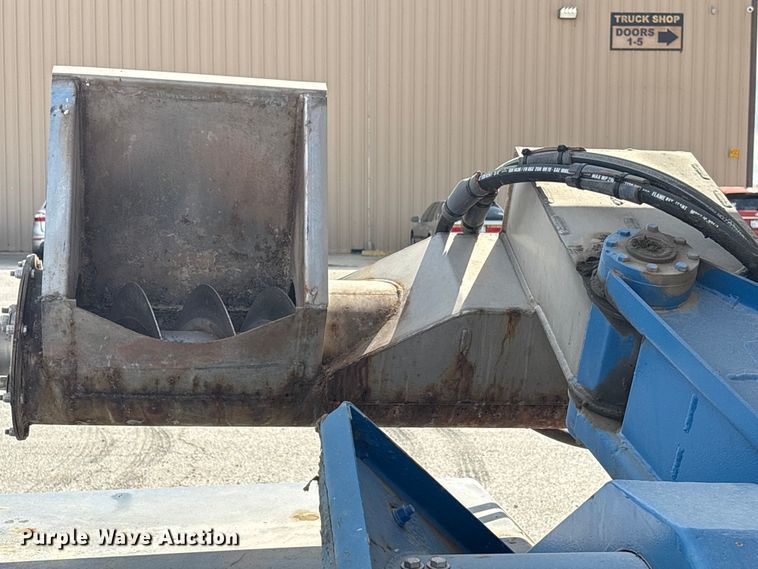 image for item EA7259 2010 Behnke Enterprises fertilizer delivery trailer