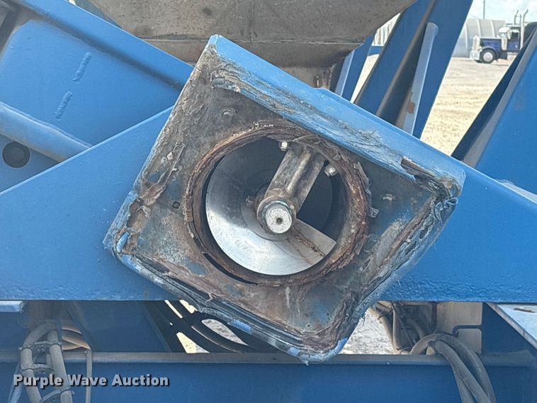 image for item EA7259 2010 Behnke Enterprises fertilizer delivery trailer