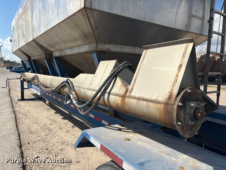 image for item EA7259 2010 Behnke Enterprises fertilizer delivery trailer